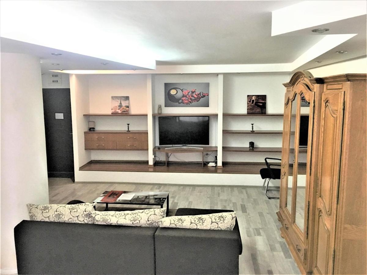 Large Apartment In Ultra-Central Location Brașov Exterior foto