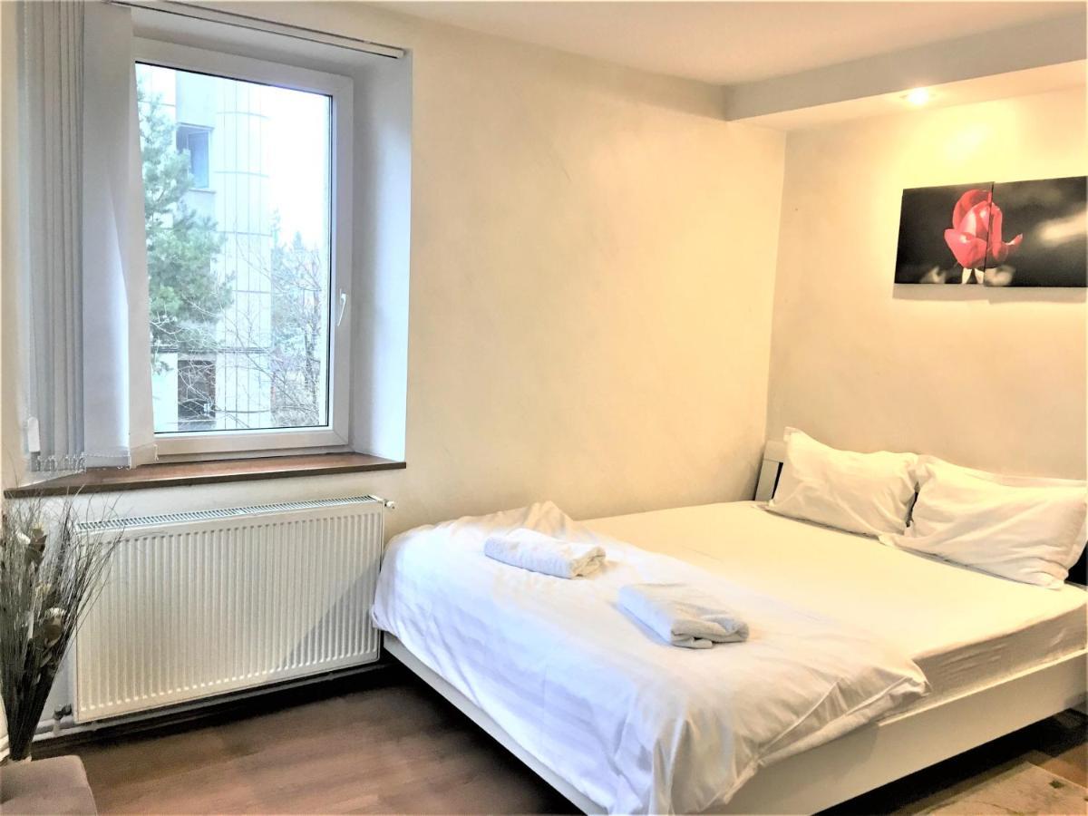 Large Apartment In Ultra-Central Location Brașov Exterior foto